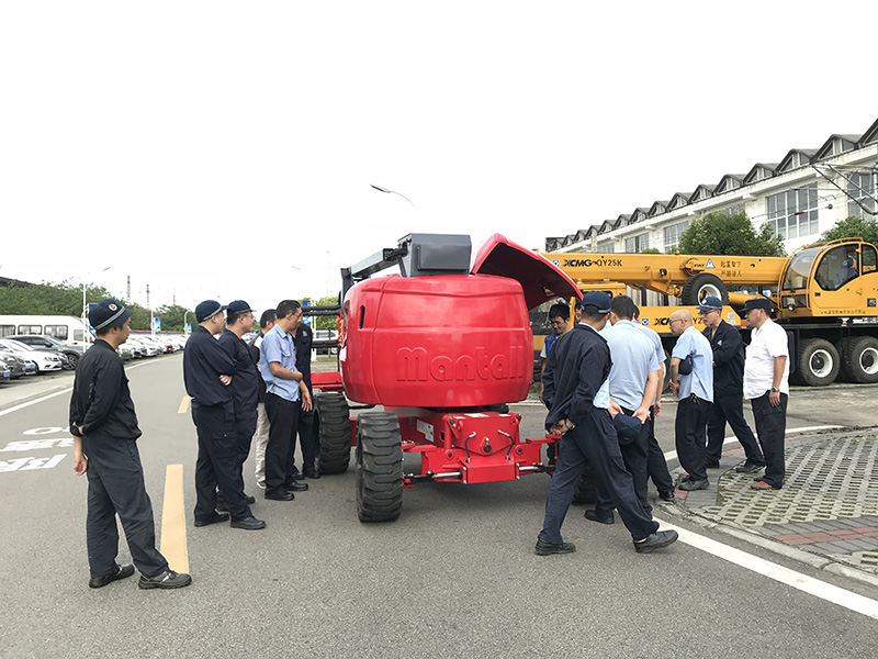 成都升降平台入驻成都火车机务段