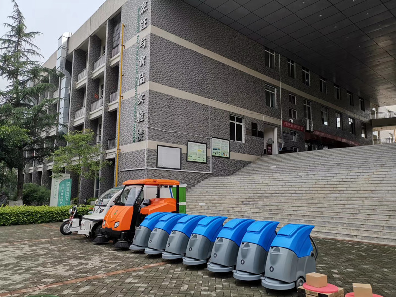 四川旅游学院为提升校园清洁品质重拳出击